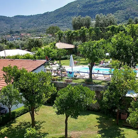 Villa Limoneto B *